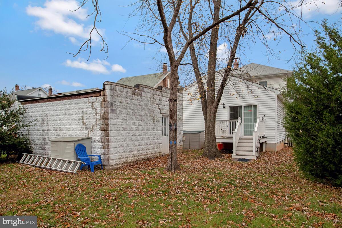 1263 Circle Drive Halethorpe, MD 21227 - Photo 38 of 40 Back of House/Garage