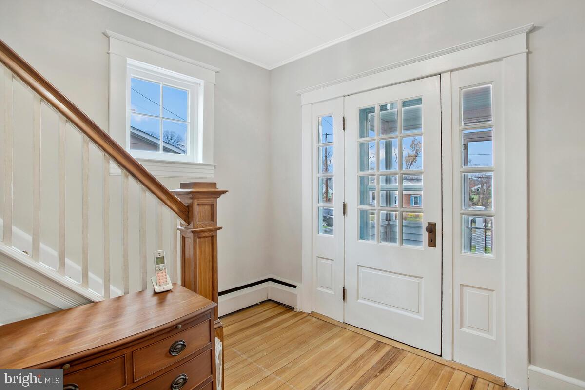 1263 Circle Drive Halethorpe, MD 21227 - Photo 6 of 40 Foyer