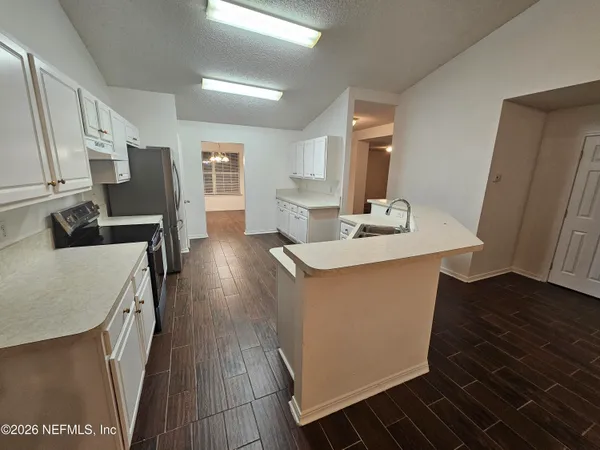 $2,100 | 2719 Taylor Hill Drive, Jacksonville, FL 32221