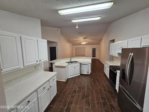 $2,100 | 2719 Taylor Hill Drive, Jacksonville, FL 32221