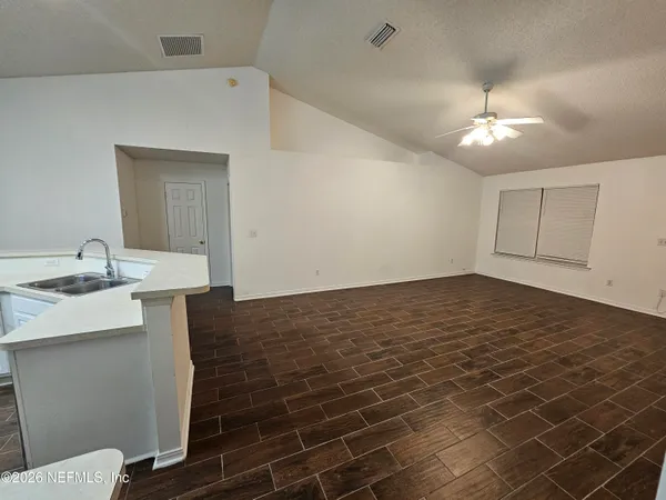 $2,100 | 2719 Taylor Hill Drive, Jacksonville, FL 32221