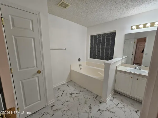 $2,100 | 2719 Taylor Hill Drive, Jacksonville, FL 32221