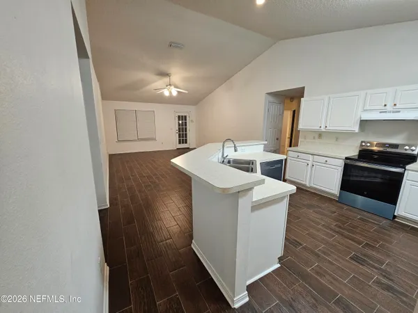 $2,100 | 2719 Taylor Hill Drive, Jacksonville, FL 32221