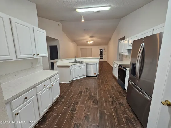 $2,100 | 2719 Taylor Hill Drive, Jacksonville, FL 32221