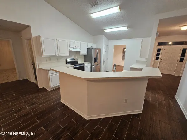 $2,100 | 2719 Taylor Hill Drive, Jacksonville, FL 32221
