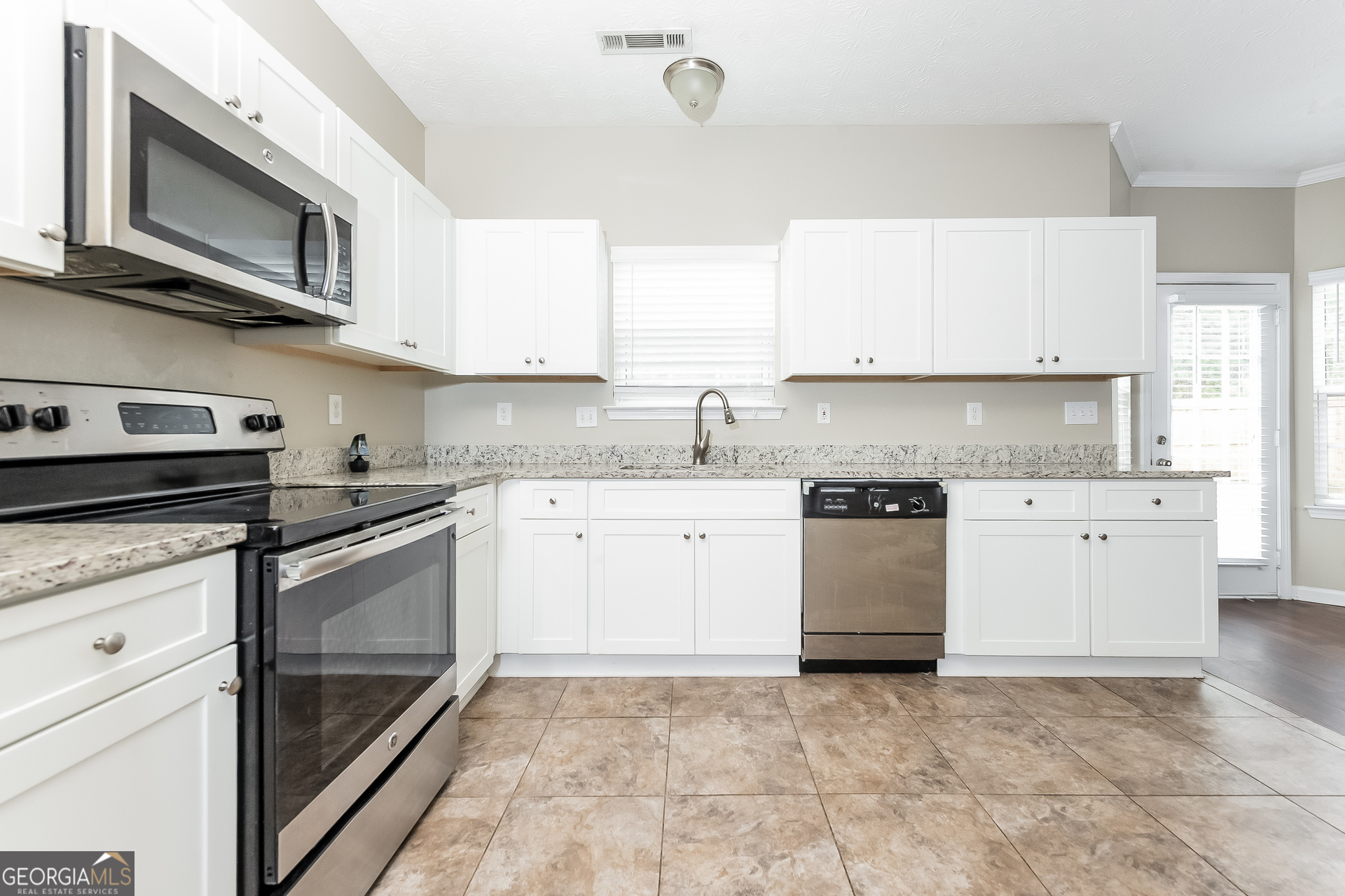 5807 Goldleaf Way Rex, GA 30273 - Photo 8 of 15