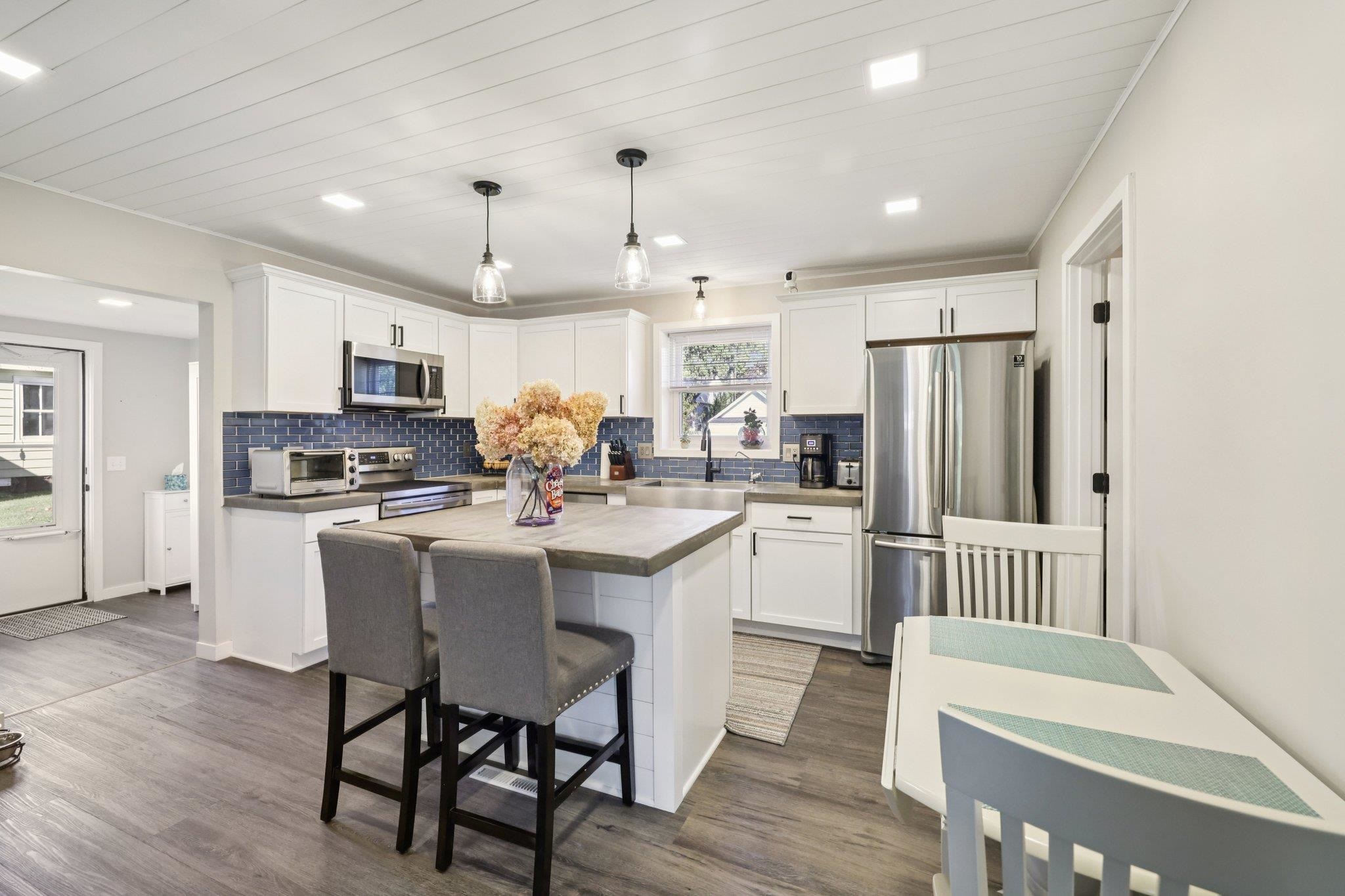 803 West Franklin Street Portage, WI 53901 - Photo 10 of 33