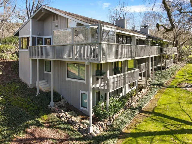 $2,490,000 | 350 Deer Hollow Drive, Napa, CA 94558