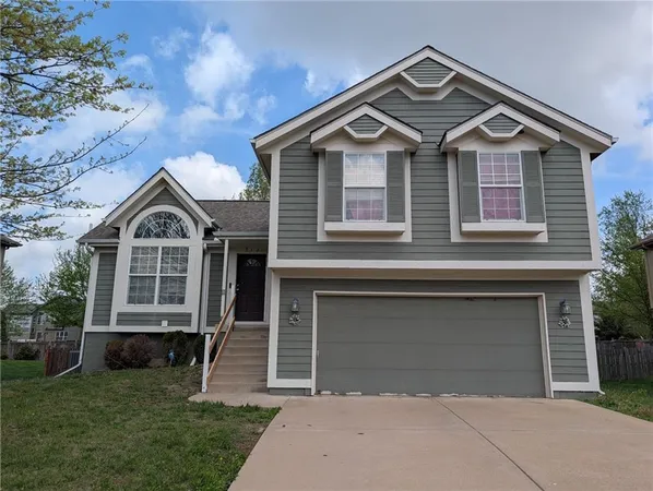 $339,000 | 512 East Willow Street, Gardner, KS 66030