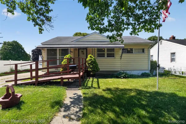 $129,000 | 3842 Beechwood Avenue, Flint, MI 48506