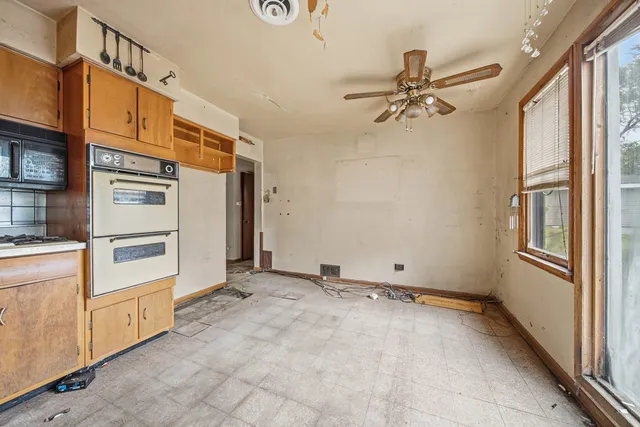 a view of a storage & utility room