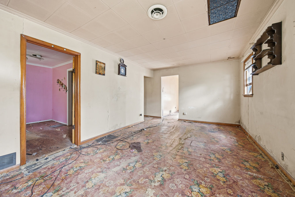 2131 West Exchange Street Crete, IL 60417 - Photo 5 of 14 a view of an empty room