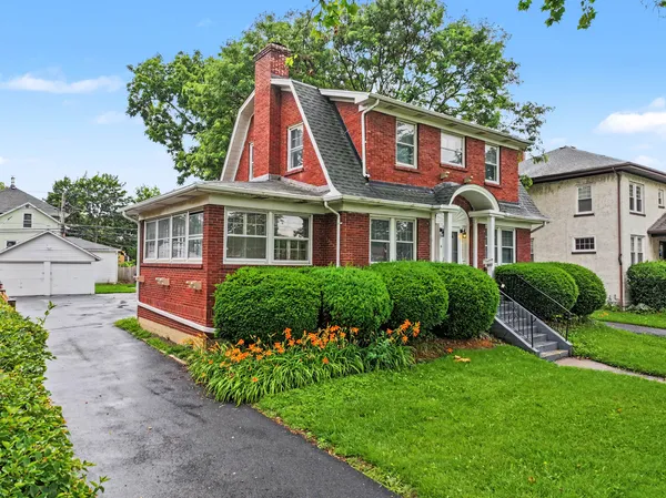 $699,900 | 24 North Belmont Avenue, Arlington Heights, IL 60004