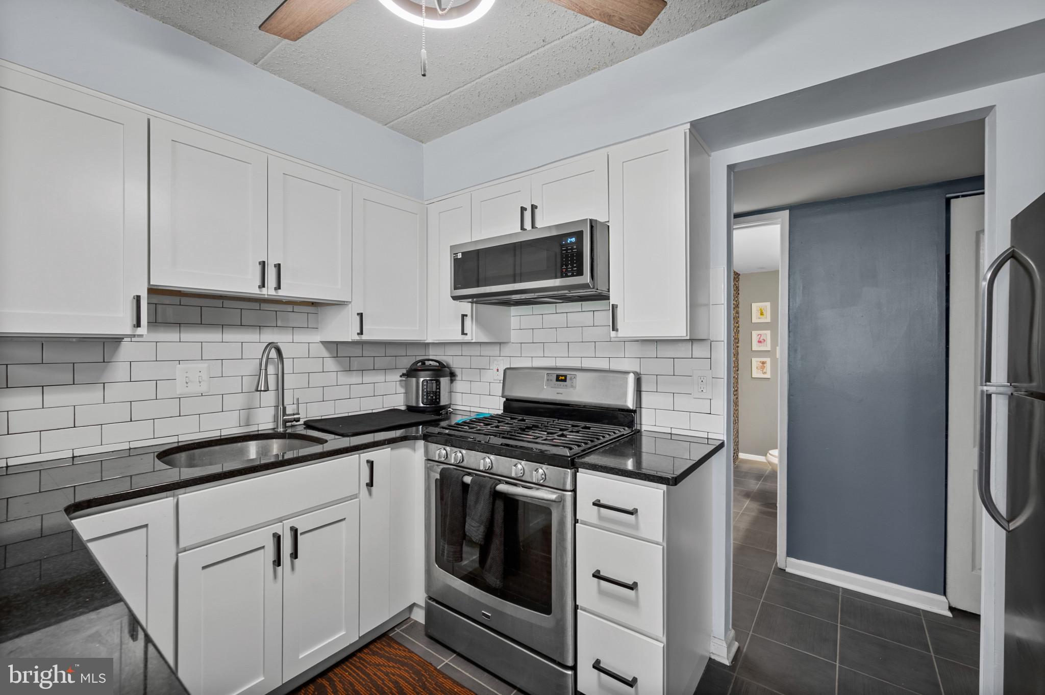 5659 Harpers Farm Road, Unit A Columbia, MD 21044 - Photo 13 of 30 Kitchen