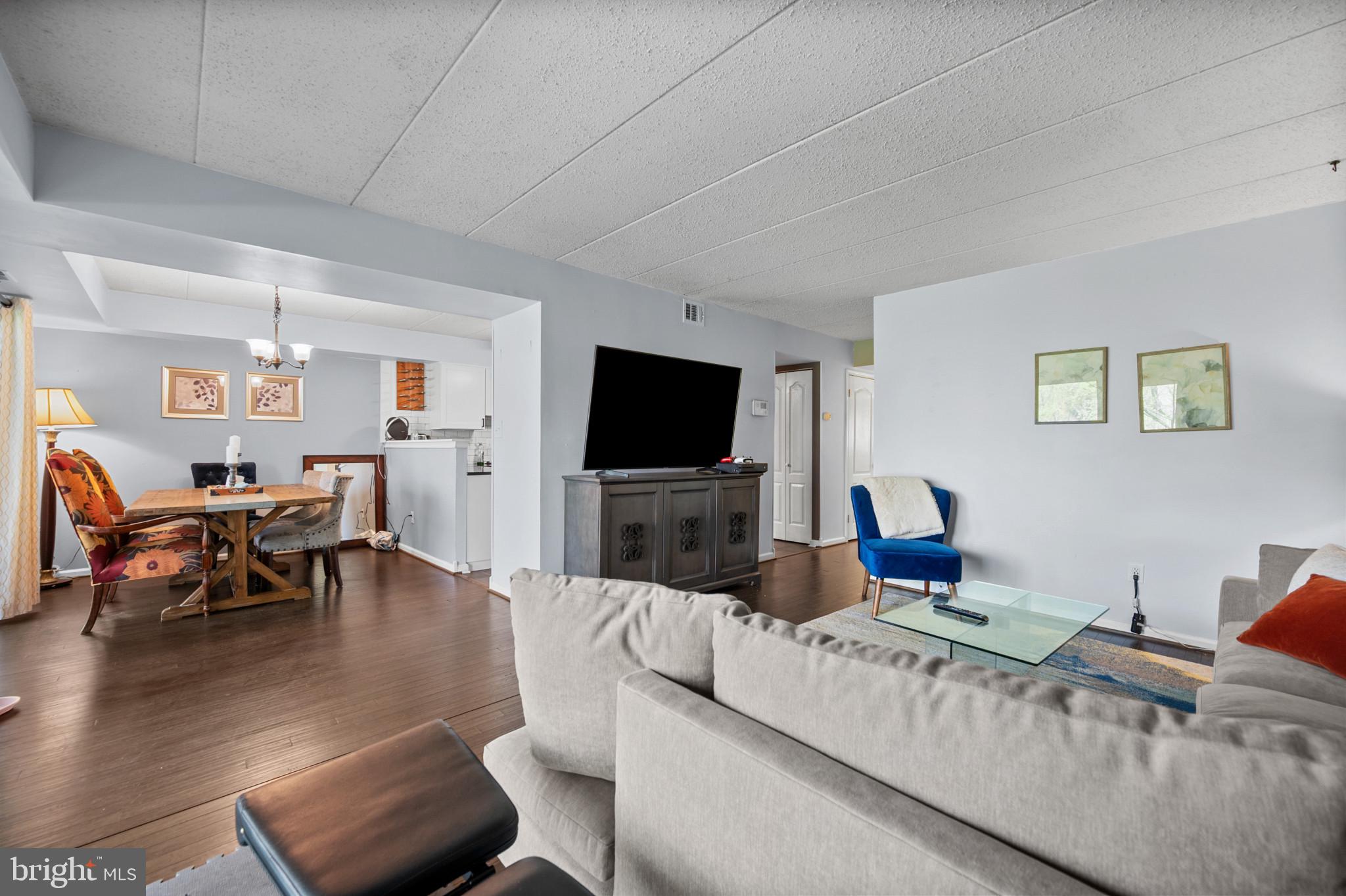 5659 Harpers Farm Road, Unit A Columbia, MD 21044 - Photo 5 of 30 Living room