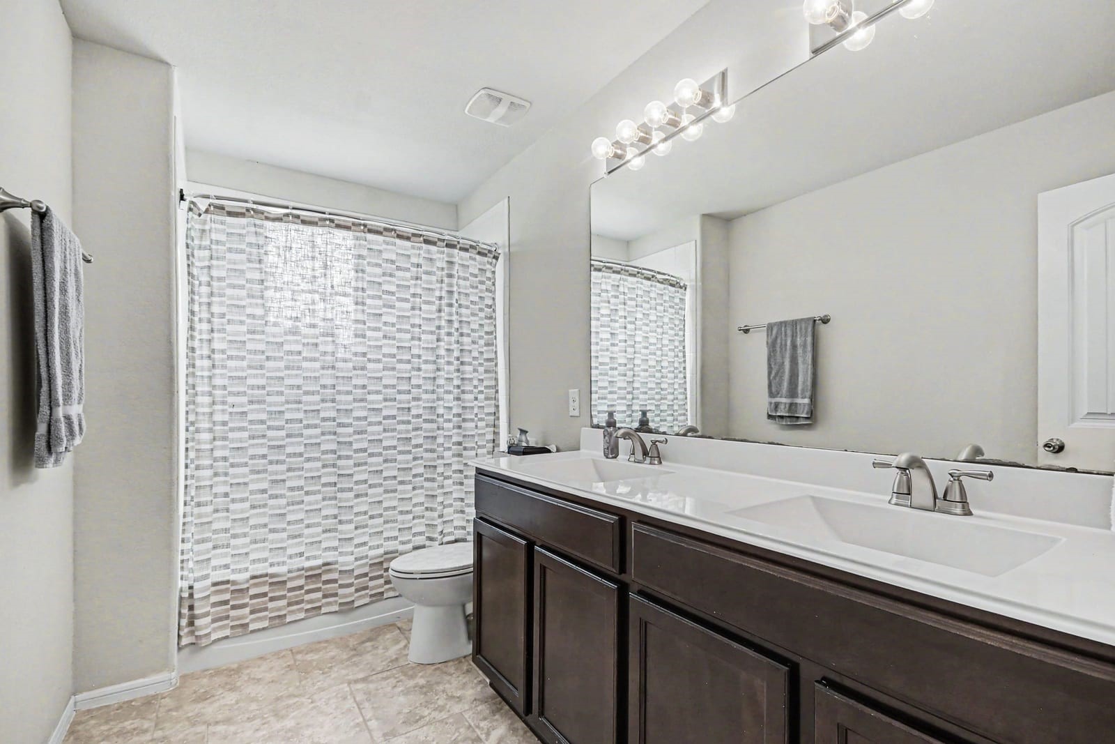 8126 Carillon Way Rosharon, TX 77583 - Photo 23 of 29