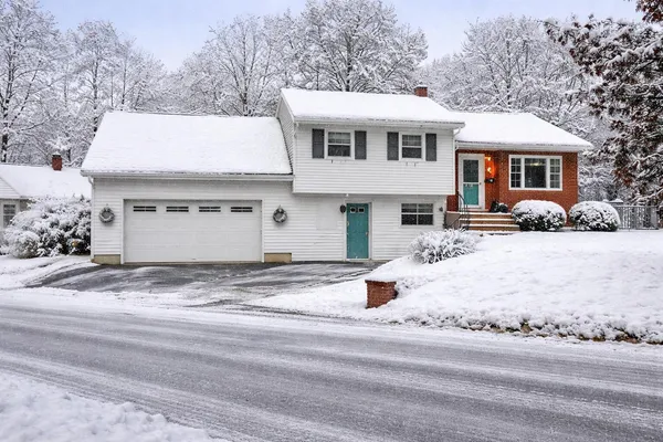 $292,000 | 195 Porter Avenue West, Rumford, ME 04276