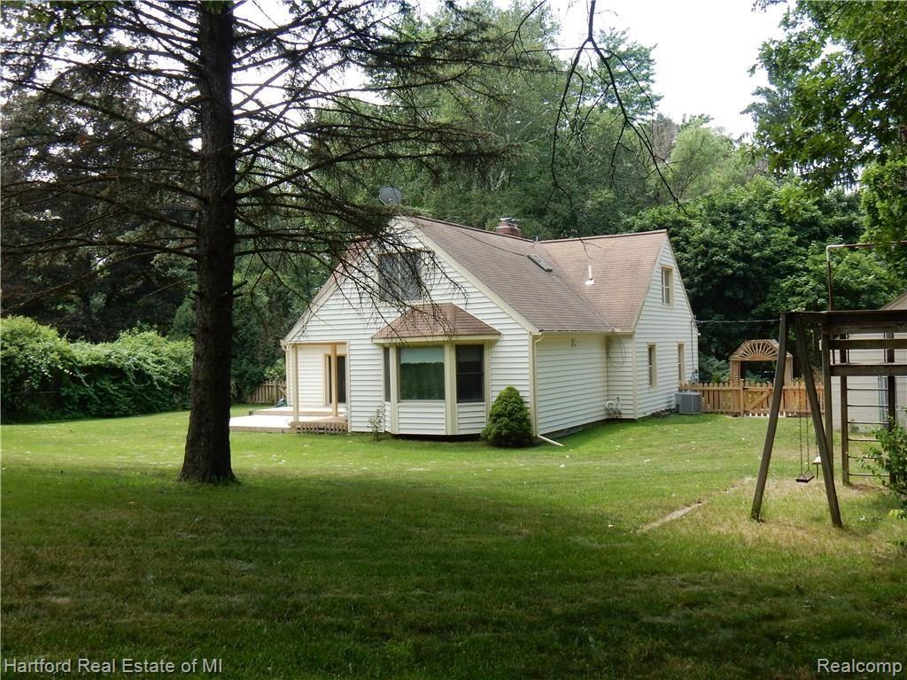 2470 Charms Road Wixom, MI 48393 - Photo 29 of 33 DSCN2164.JPG