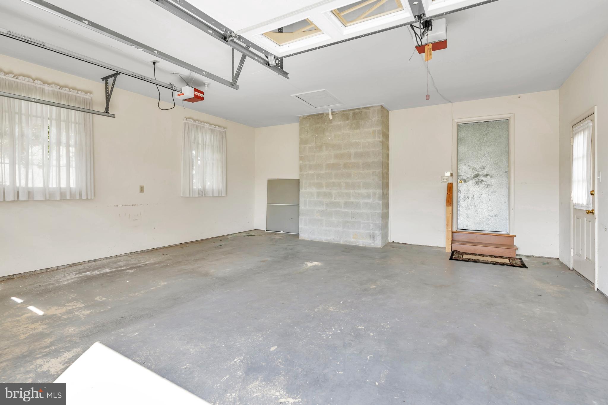 1 Ogden Court Bear, DE 19701 - Photo 27 of 32 2 car turned garage