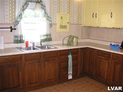 4959 Grammes Road Orefield, PA 18069 - Photo 6 of 20