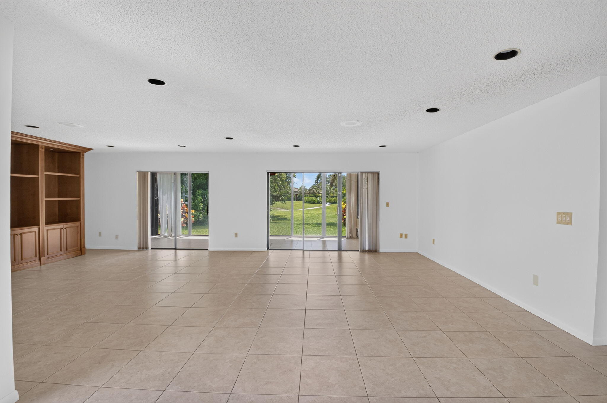 9264 Vista Del Lago, Unit A Boca Raton, FL 33428 - Photo 13 of 48 Living Room