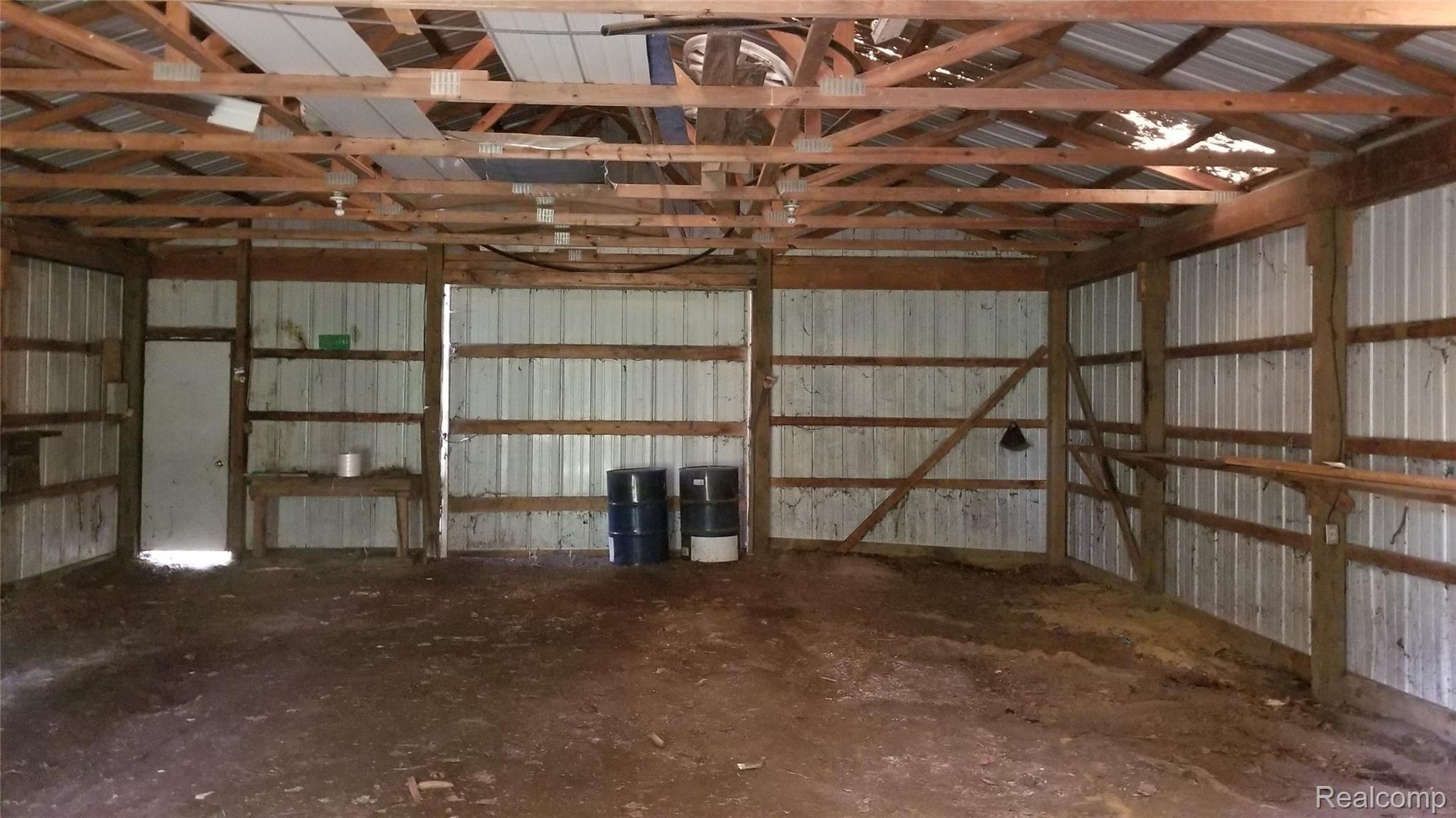 19325 Wahrman Road New Boston, MI 48164 - Photo 20 of 57 Barn1.jpg