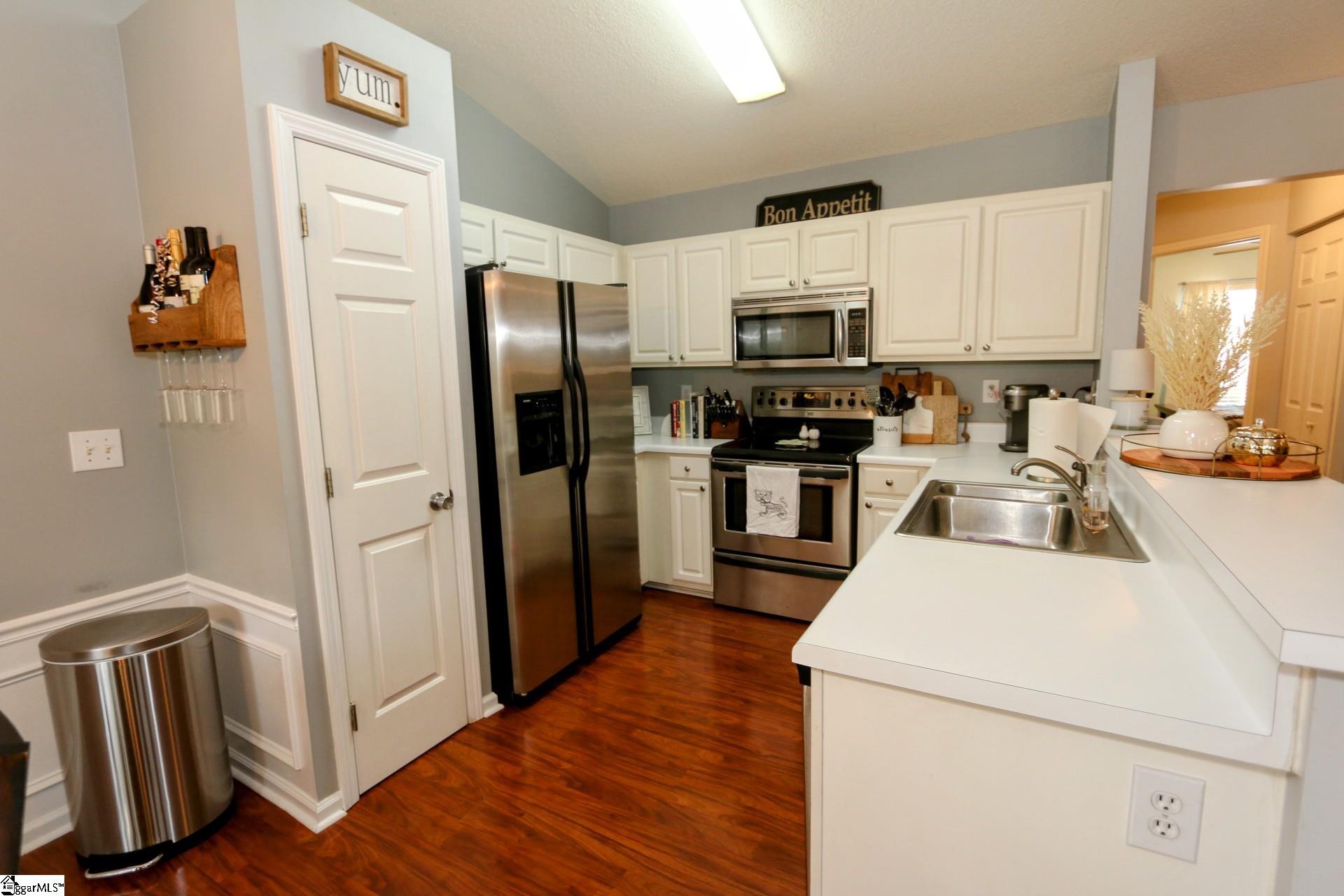 19 Grayhawk Way Simpsonville, SC 29681 - Photo 3 of 12 Gallery Image 3