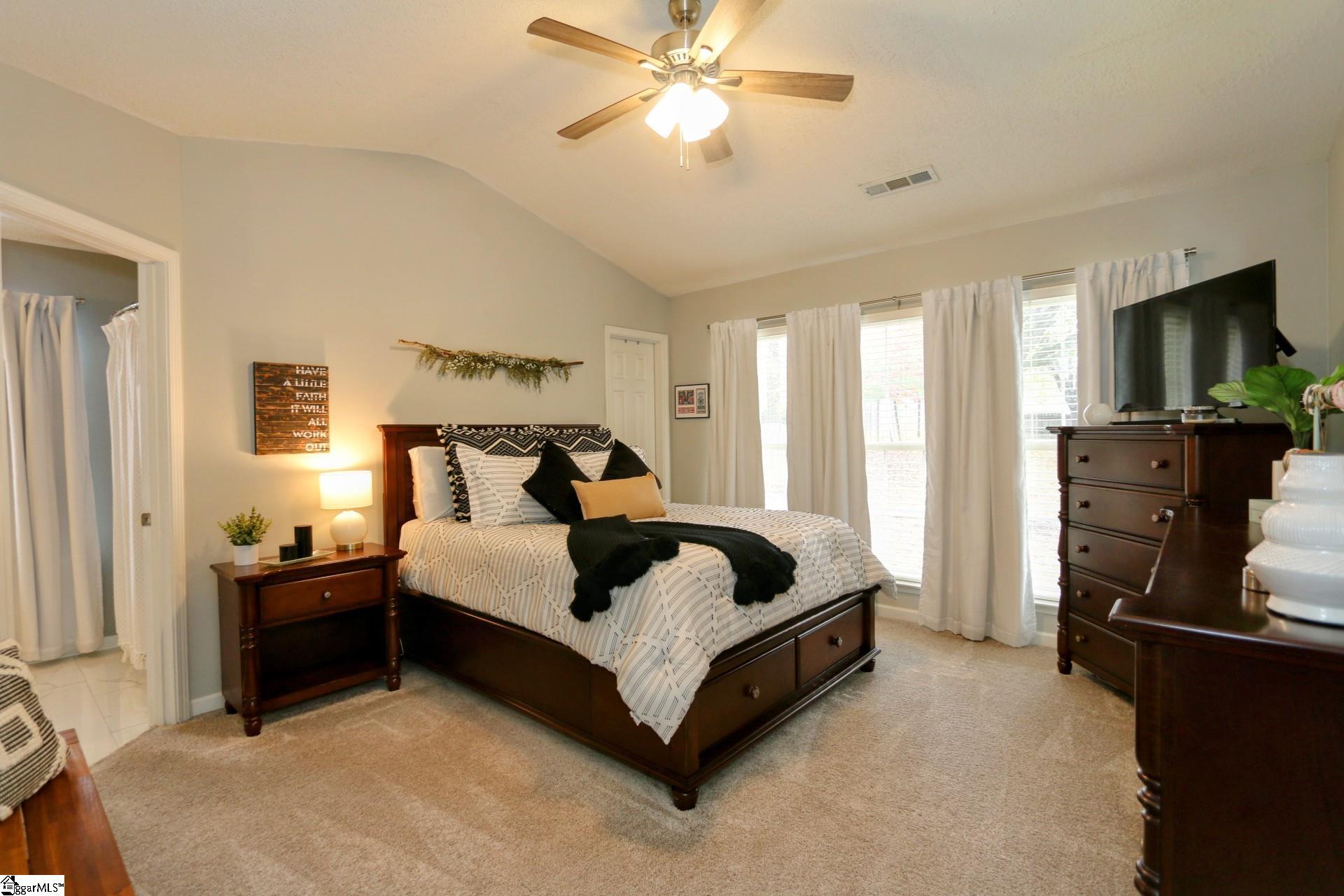 19 Grayhawk Way Simpsonville, SC 29681 - Photo 5 of 12 Gallery Image 5