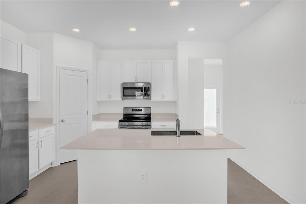 2533 Rider Rain Lane Apopka, FL 32703 - Photo 8 of 33