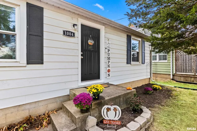 $137,900 | 1004 Springfield Road, East Peoria, IL 61611