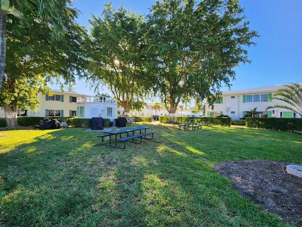 $111,999 | 1851 Northeast 62nd Street, Unit 610, Fort Lauderdale, FL 33308