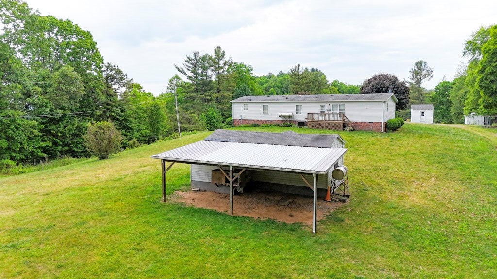 3137 Ivanhoe Road Fries, VA 24330 - Photo 8 of 43 Gallery Image 8