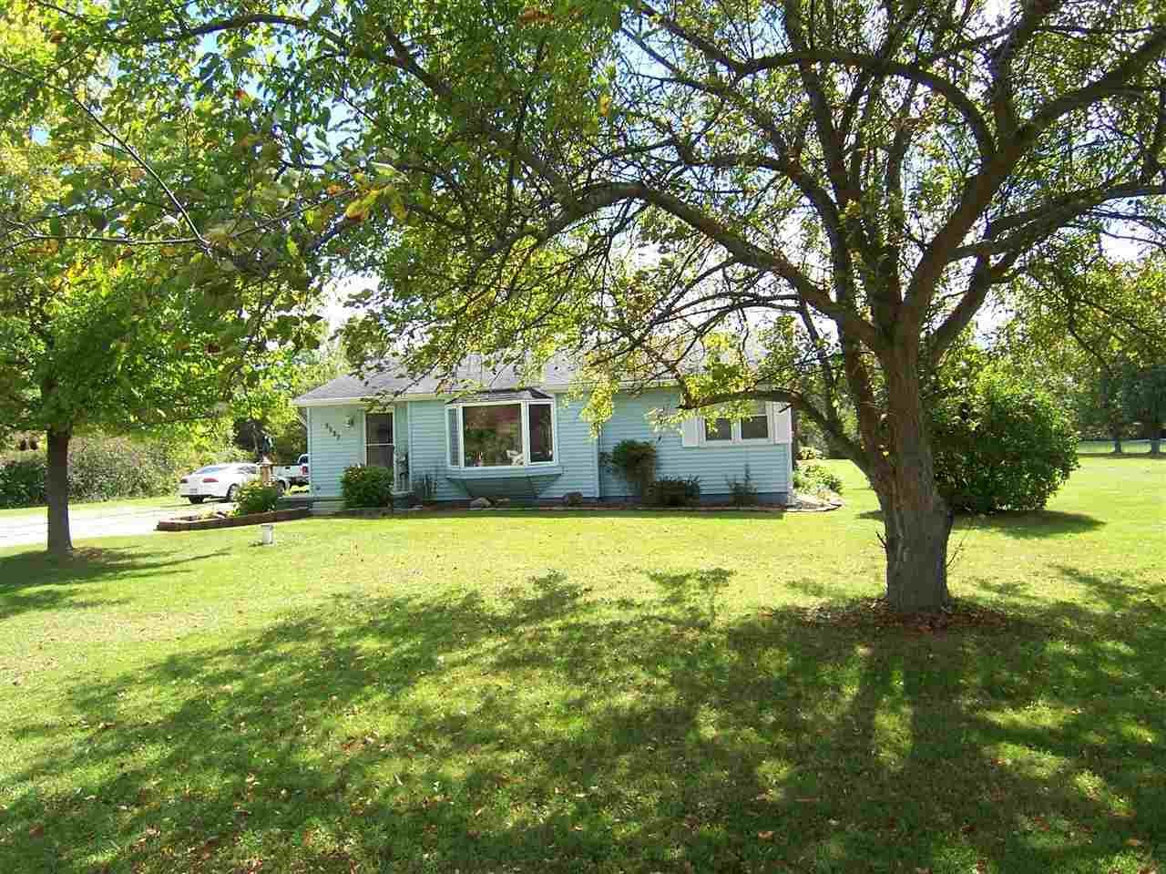 5157 West Carpenter Road Flint, MI 48504 - Photo 1 of 26 21509771.JPG