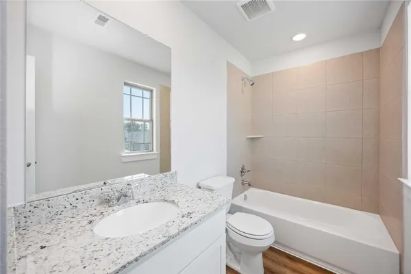 $2,400 | 5311 Basquiat Drive, Houston, TX 77048