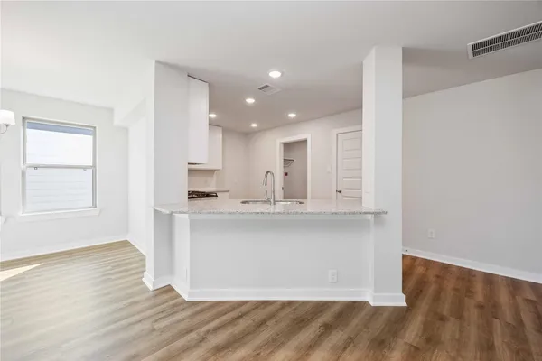 $2,400 | 5311 Basquiat Drive, Houston, TX 77048