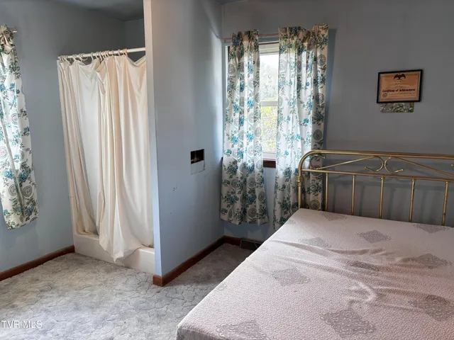 $139,000 | 220 Russell Street, Jonesville, VA 24263