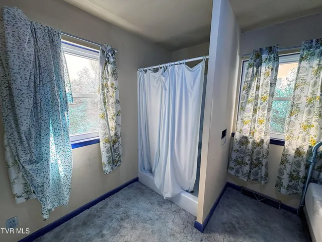 $139,000 | 220 Russell Street, Jonesville, VA 24263