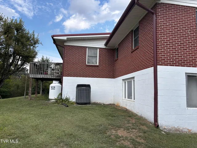 $139,000 | 220 Russell Street, Jonesville, VA 24263