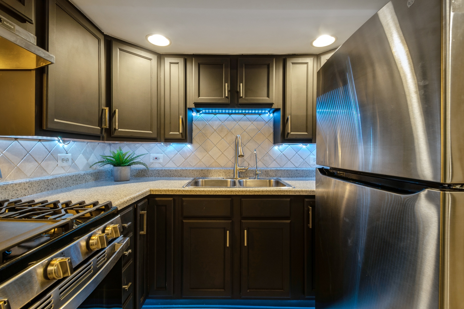 4416 North Harding Avenue, Unit 2 Chicago, IL 60625 - Photo 5 of 14