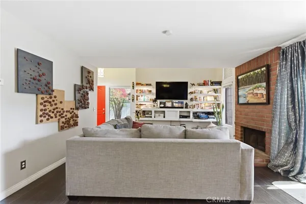 $910,000 | 905 Hyde Court, Costa Mesa, CA 92626