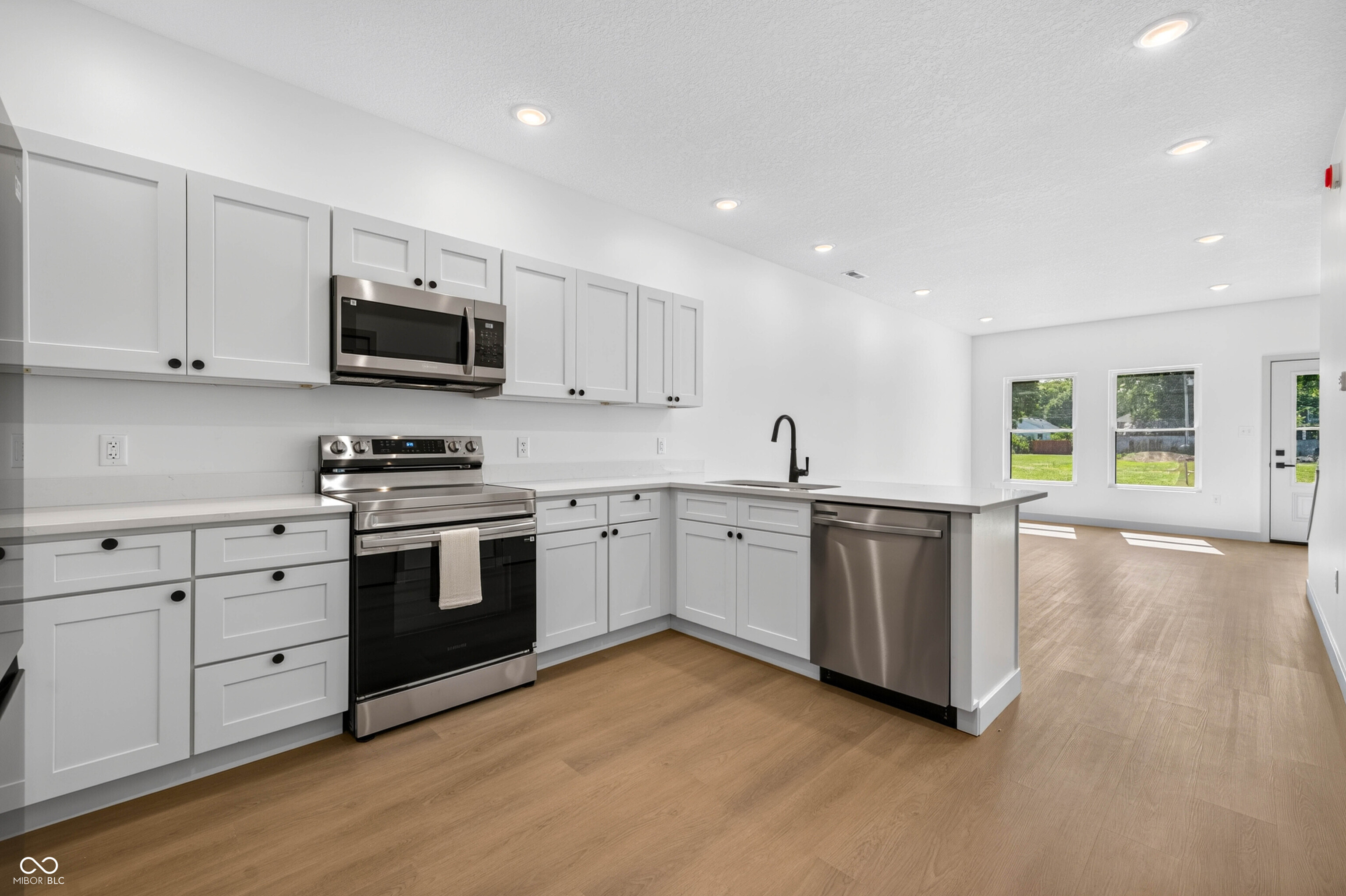 45 South Beatty Street Columbus, IN 47201 - Photo 18 of 70