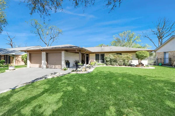 $244,000 | 4201 Tumbleweed Lane, Baytown, TX 77521