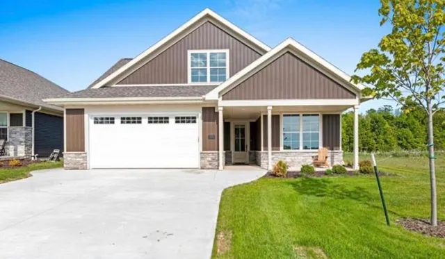 $649,900 | 895 Black Swan Drive, Menasha, WI 54952