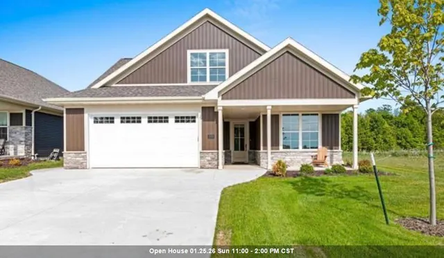 $649,900 | 895 Black Swan Drive, Menasha, WI 54952