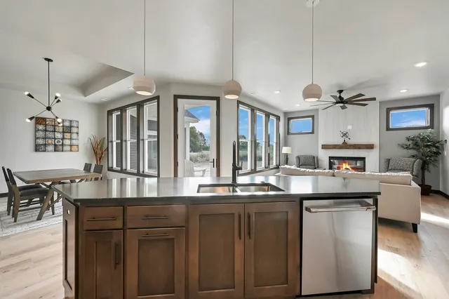 $649,900 | 895 Black Swan Drive, Menasha, WI 54952