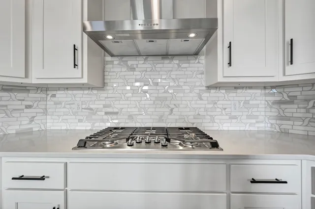 $649,900 | 895 Black Swan Drive, Menasha, WI 54952