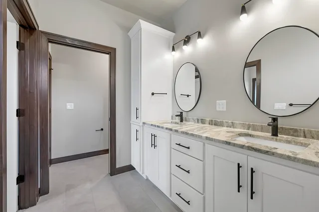 $649,900 | 895 Black Swan Drive, Menasha, WI 54952