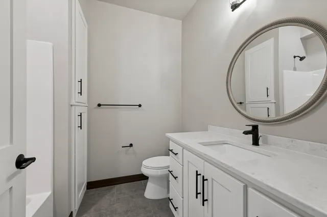 $649,900 | 895 Black Swan Drive, Menasha, WI 54952