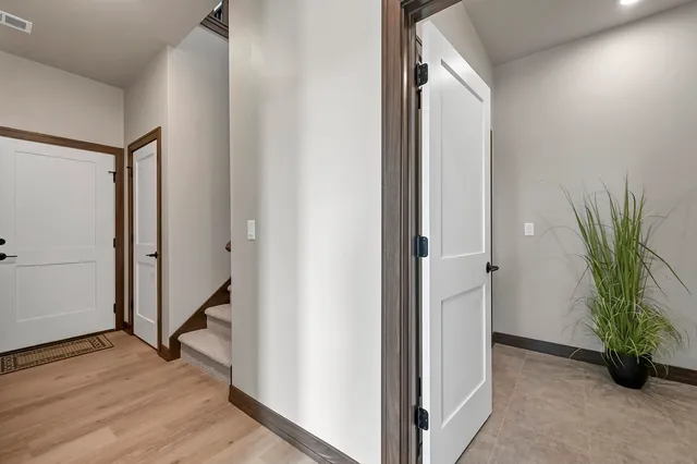 $649,900 | 895 Black Swan Drive, Menasha, WI 54952