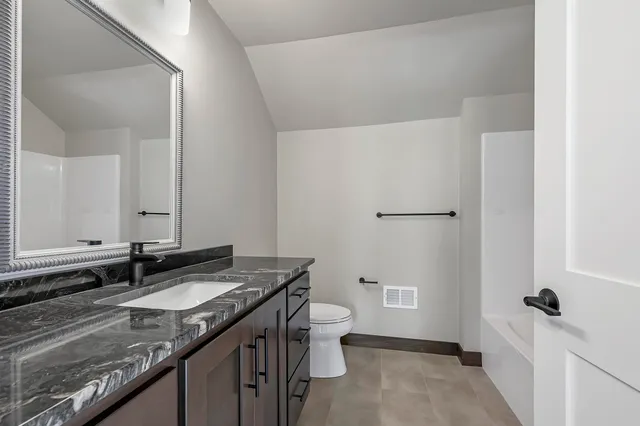 $649,900 | 895 Black Swan Drive, Menasha, WI 54952